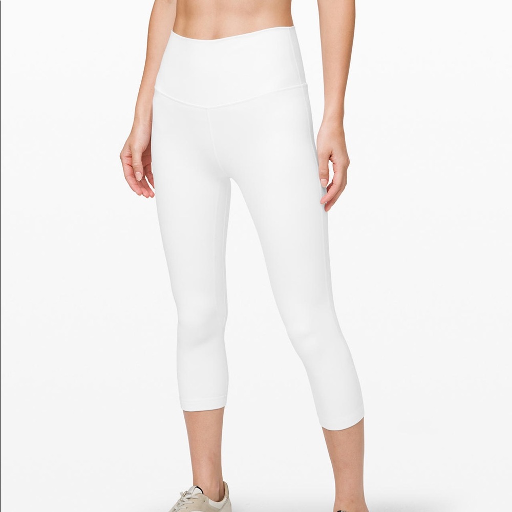 NWOT Lululemon - White Align Crop 21” size 6